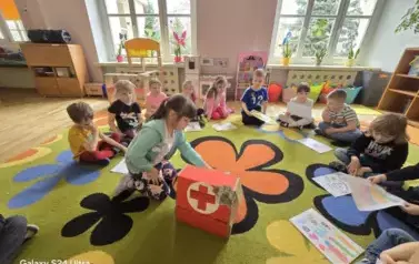 Kolorowy potw&oacute;r - doktor od emocji 5