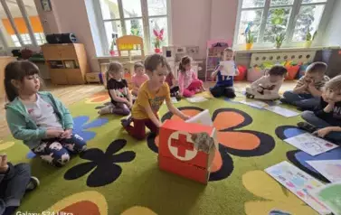 Kolorowy potw&oacute;r - doktor od emocji 6