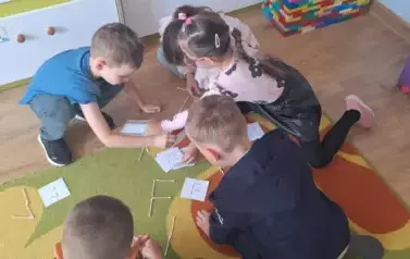 Realizacja projektu &bdquo; Literki w akcji&rdquo; w oddziale VII Zuchy  14