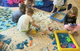 Z Kicią Kocią maluchy zmieniają się w zuchy" Kicia Kocia na plaży 61