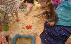 Z Kicią Kocią maluchy zmieniają się w zuchy" Kicia Kocia na plaży 103