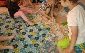 Z Kicią Kocią maluchy zmieniają się w zuchy" Kicia Kocia na plaży 111