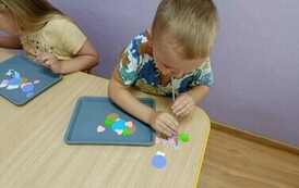Gimnastyka buzi i języka w oddziale I Krasnale oraz malowanie palcami 36