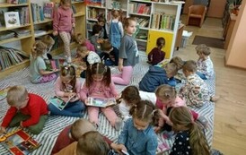 Wizyta w Bibliotece w ramach Narodowego Programu Rozwoju Czytelnictwa - Oddział III Motyle 2