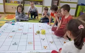 Oddział VII Zuchy - Realizacja projektu Zakodowana kraina przyg&oacute;d Zosi &bdquo; Dinozaury&rdquo;. 8