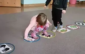 Dino.. dino.. dinozaury - tydzień z dinozaurami oddział III Motyle 87