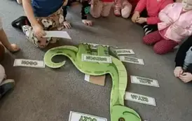 Dino.. dino.. dinozaury - tydzień z dinozaurami oddział III Motyle 212