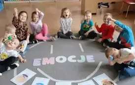Jestem radosny, jestem zły - świat emocji przedszkolak&oacute;w - Oddział III Motyle 30