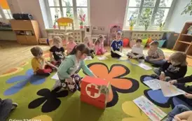 Kolorowy potw&oacute;r - doktor od emocji 5