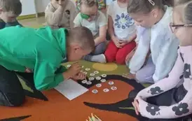 Realizacja projektu &bdquo; Literki w akcji&rdquo; w oddziale VII Zuchy  8