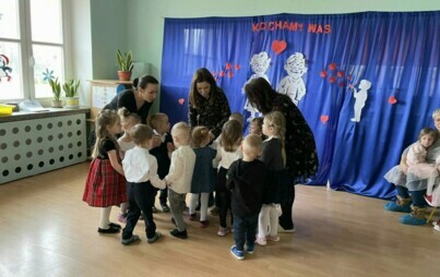 Zdjęcie do Moja babcia i m&oacute;j dziadek to wspaniali są dziadkowie - Dzień Babci w oddziale I Krasnale