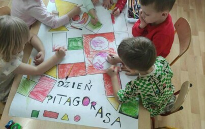 Zdjęcie do Dzień Pitagorasa w przedszkolu