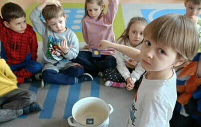 Zdjęcie do  ,, W marcu jak w garncu&rsquo;&rsquo;- Promyki zakładają wiosenny kącik zieleni
