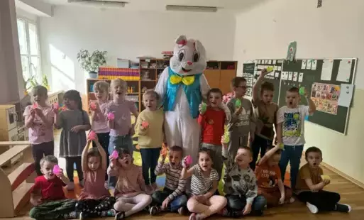 Zdjęcie do &nbsp; Mamy to!- kiermasz prac świątecznych zakończony.&nbsp;Świąteczny gość w przedszkolu.