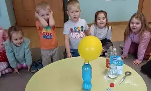 Zdjęcie do Mali badacze - eksperymenty w oddziale III Motyle